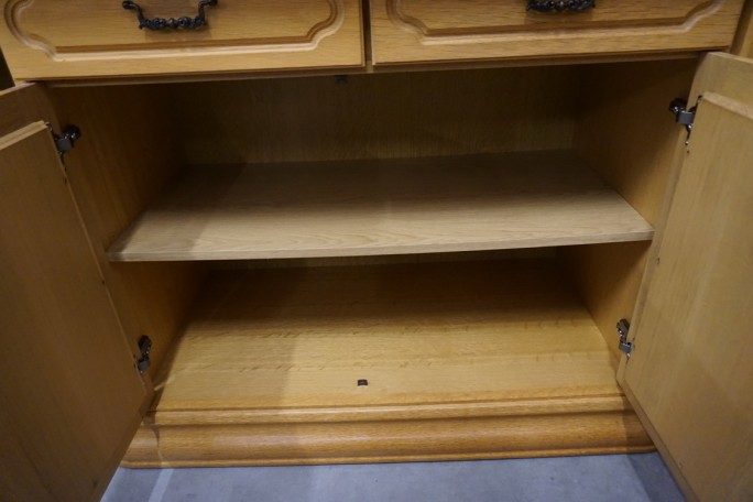 WITRYNA Z KOMODĄ PODŚWIETLANA JASNA 8 DRZWIOWA...