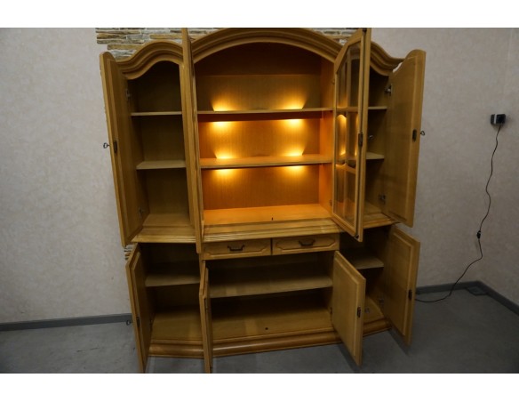 WITRYNA Z KOMODĄ PODŚWIETLANA JASNA 8 DRZWIOWA SZER. 177 CM