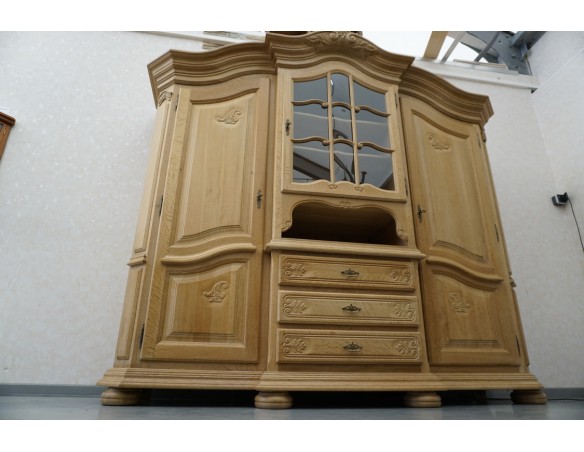 WITRYNA KREDENS JASNY LITY DĄB PODŚWIETALANA SZER. 232 CM