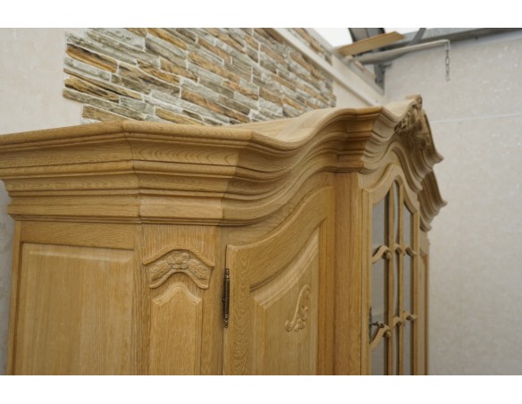 WITRYNA KREDENS JASNY LITY DĄB PODŚWIETALANA SZER. 232 CM