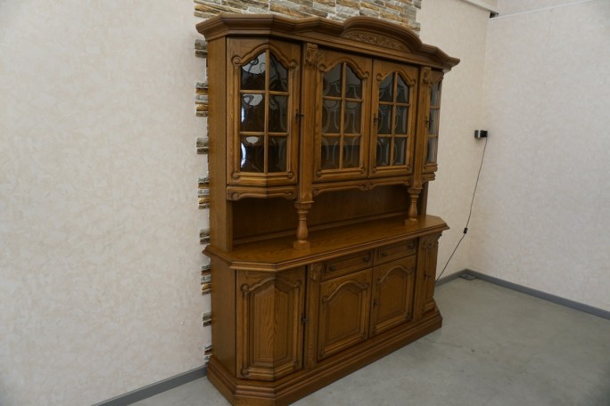 WITRYNA Z KOMODĄ - KREDENS PODŚWIETLANA SZER....