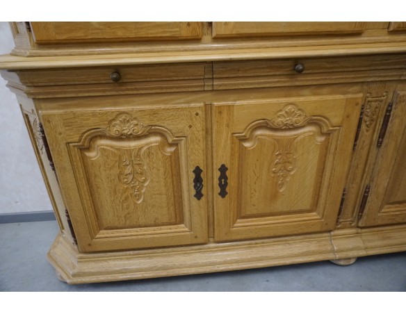 WITRYNA Z KOMODĄ LITY DĄB 8 DRZWIOWA SZER. 275 CM