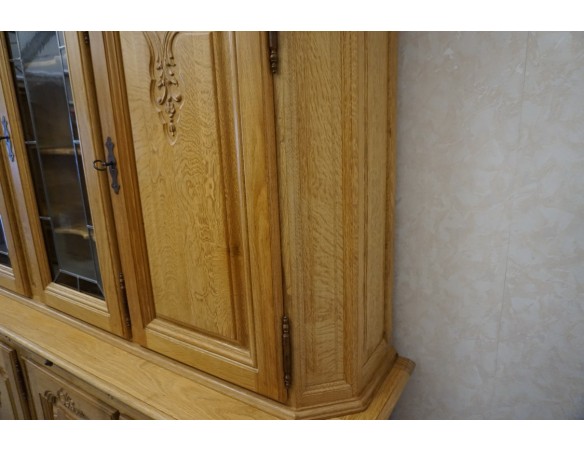 WITRYNA Z KOMODĄ LITY DĄB 8 DRZWIOWA SZER. 275 CM