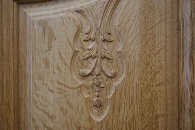 WITRYNA Z KOMODĄ LITY DĄB 8 DRZWIOWA SZER. 275 CM