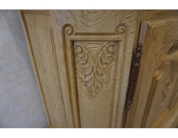 WITRYNA Z KOMODĄ LITY DĄB 8 DRZWIOWA SZER. 275 CM