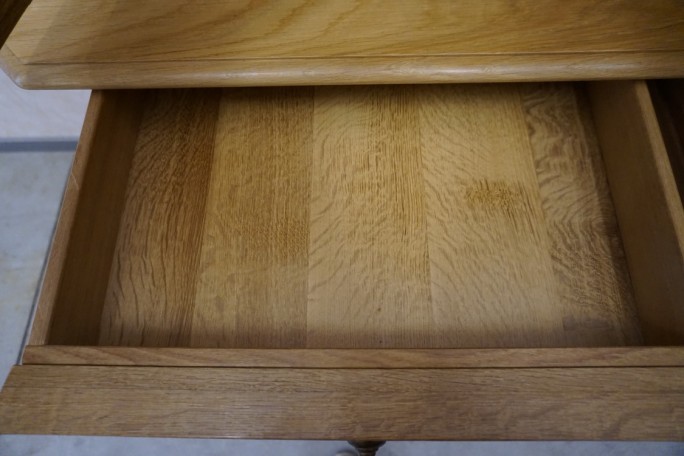 WITRYNA Z KOMODĄ LITY DĄB 8 DRZWIOWA SZER. 275 CM