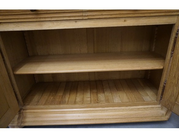 WITRYNA Z KOMODĄ LITY DĄB 8 DRZWIOWA SZER. 275 CM