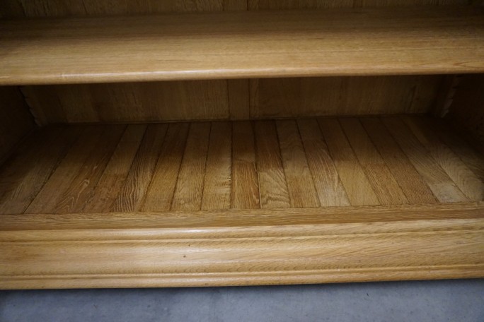 WITRYNA Z KOMODĄ LITY DĄB 8 DRZWIOWA SZER. 275 CM