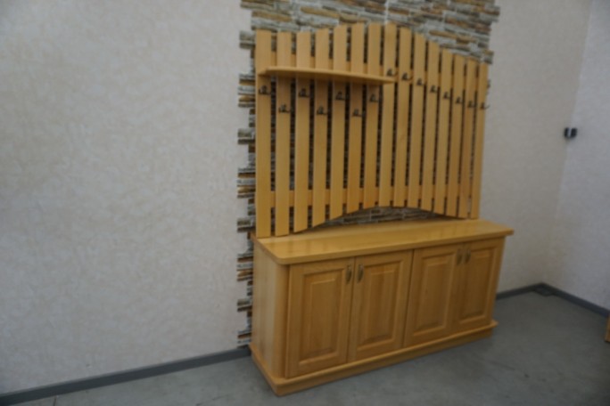 WIESZAK DO PRZEDPOKOJU DUŻY JASNY BUK SZER. 170 CM