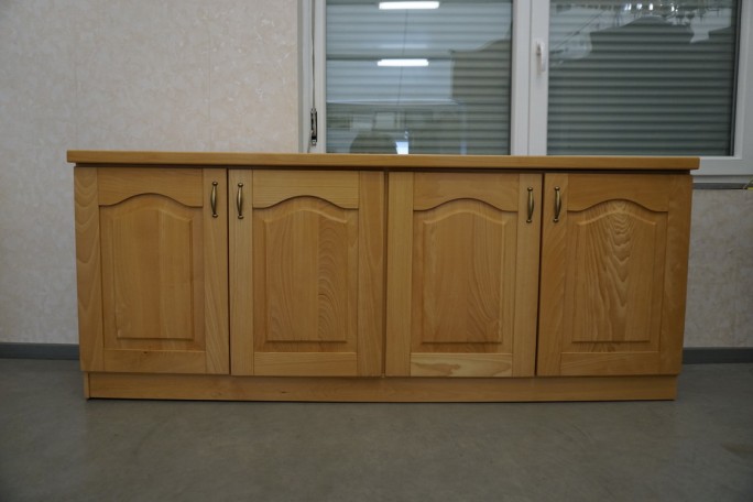 KOMODA BUKOWA 4 DRZWIOWA SZER. 196 CM