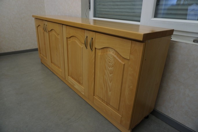 KOMODA BUKOWA 4 DRZWIOWA SZER. 196 CM