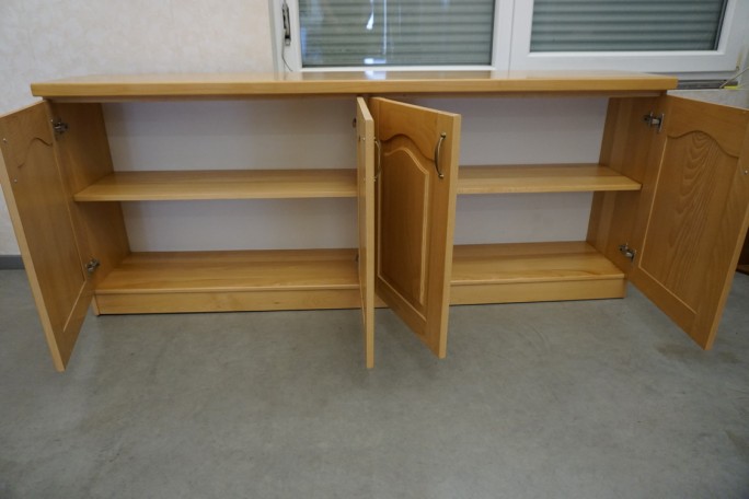 KOMODA BUKOWA 4 DRZWIOWA SZER. 196 CM