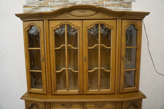 WITRYNA Z KOMODĄ PODŚWIETLANA 8 DRZWIOWA SZER....