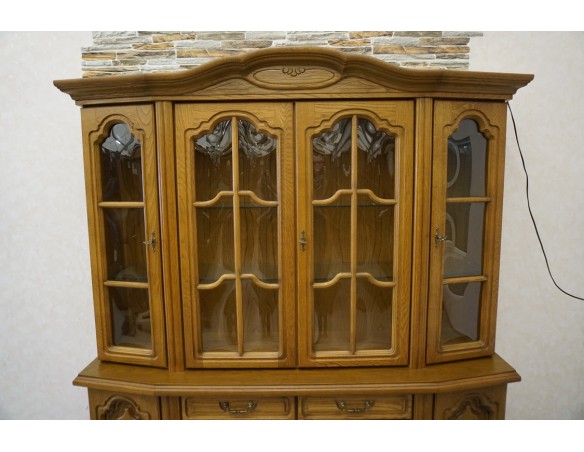 WITRYNA Z KOMODĄ PODŚWIETLANA 8 DRZWIOWA SZER. 179 CM