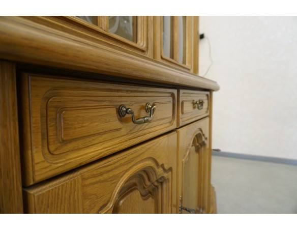 WITRYNA Z KOMODĄ PODŚWIETLANA 8 DRZWIOWA SZER. 179 CM