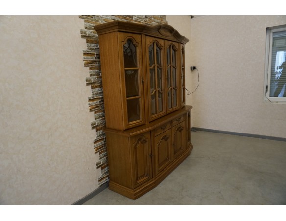 WITRYNA Z KOMODĄ PODŚWIETLANA 8 DRZWIOWA SZER. 179 CM