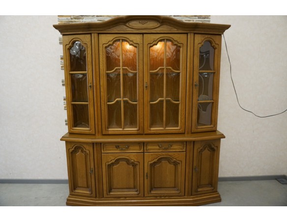 WITRYNA Z KOMODĄ PODŚWIETLANA 8 DRZWIOWA SZER. 179 CM