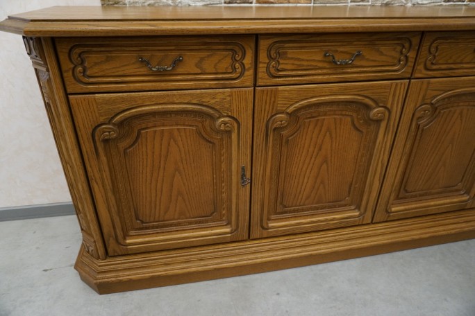 KOMODA DĘBOWA 4 DRZWIOWA SZER. 215 CM