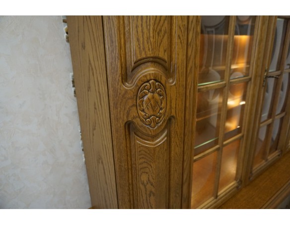 WITRYNA Z KOMODĄ DĘBOWA PODŚWIETLANA SUPER SZER. 185 CM