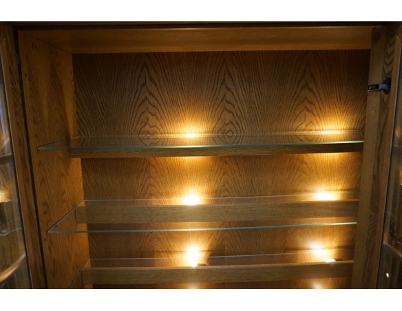 WITRYNA Z KOMODĄ DĘBOWA PODŚWIETLANA SUPER SZER. 185 CM