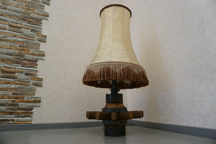 ORYGINALNA LAMPA Z PIASTY STAREGO WOZU...