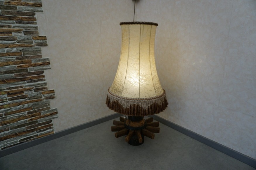ORYGINALNA LAMPA Z PIASTY STAREGO WOZU DREWNIANEGO KOŁA wys. 112 cm