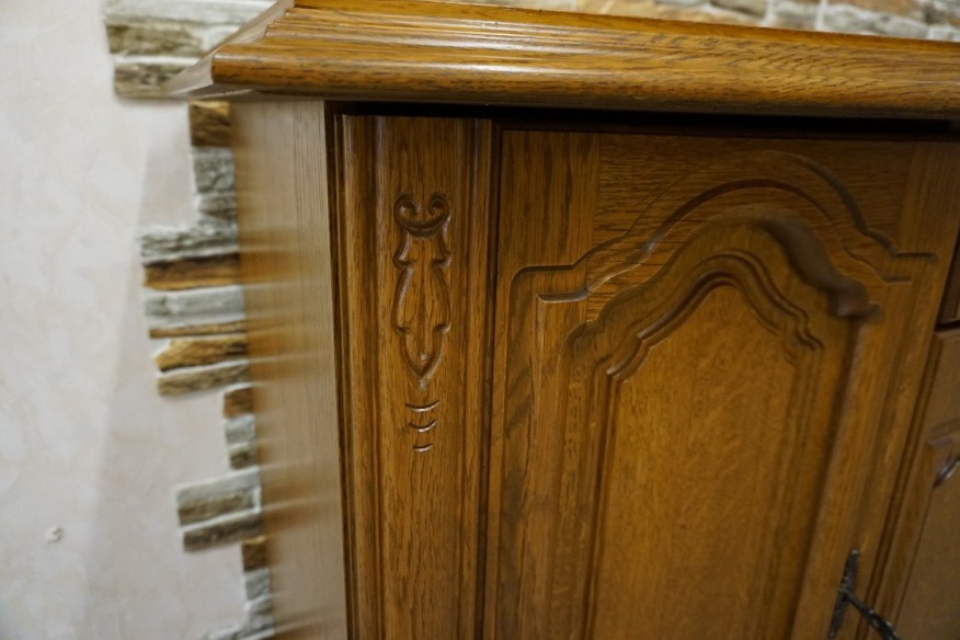 KOMODA DĘBOWA 4 DRZWIOWA SZER. 179 CM