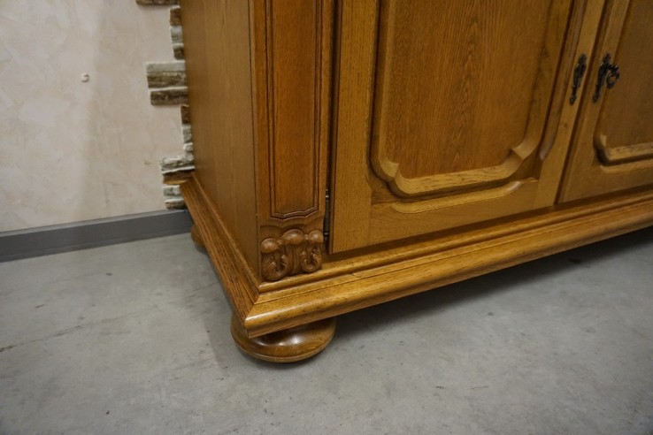 KOMODA DĘBOWA 3 DRZWIOWA SZER. 178 CM