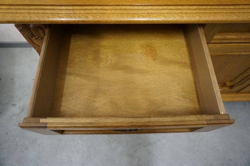 KOMODA DĘBOWA 3 DRZWIOWA SZER. 178 CM