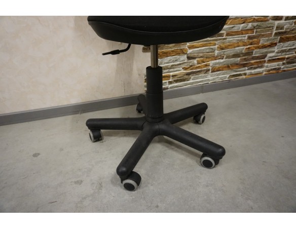 FOTEL BIUROWY OBROTOWY CZARNY 44/50 CM