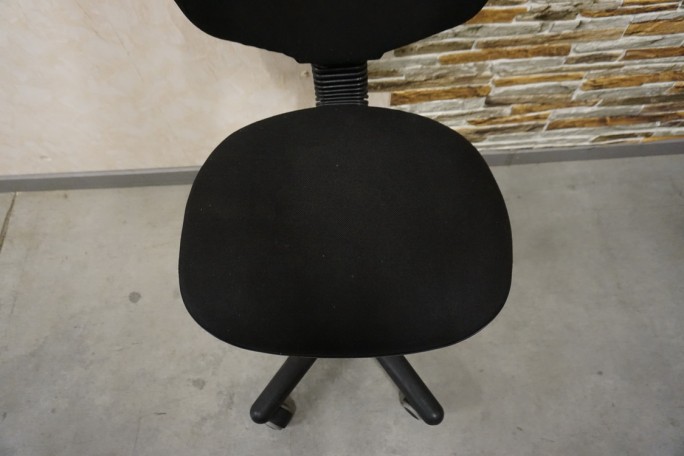 FOTEL BIUROWY OBROTOWY CZARNY 44/50 CM