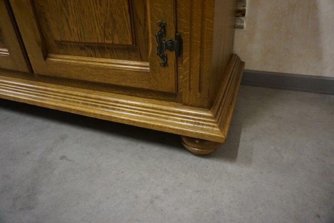 KOMODA DĘBOWA 4 DRZWIOWA SZER. 213 CM