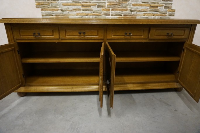 KOMODA DĘBOWA 4 DRZWIOWA SZER. 213 CM