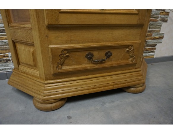 WITRYNA DĘBOWA LITY DĄB NATURALNA PODŚWIETLANA SZKLANE PÓŁKI SZER. 112 CM