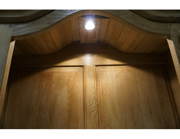 WITRYNA DĘBOWA LITY DĄB NATURALNA PODŚWIETLANA SZKLANE PÓŁKI SZER. 112 CM