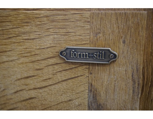 WITRYNA KREDENS DĘBOWY LITY DĄB WYJĄTKOWY SZER. 138 CM