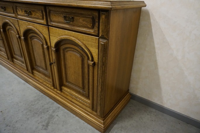 KOMODA DĘBOWA 4 DRZWIOWA SZER. 211 CM