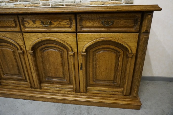 KOMODA DĘBOWA 4 DRZWIOWA SZER. 211 CM