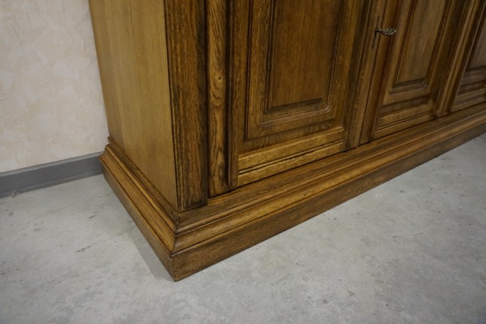 KOMODA DĘBOWA 4 DRZWIOWA SZER. 211 CM