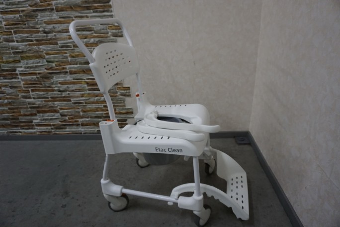 Wózek Sanitarny Krzesło toaletowo - prysznicowy...