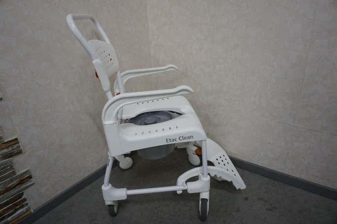 Wózek Sanitarny Krzesło toaletowo - prysznicowy...