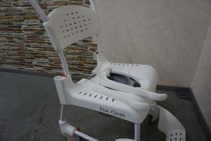 Wózek Sanitarny Krzesło toaletowo - prysznicowy...