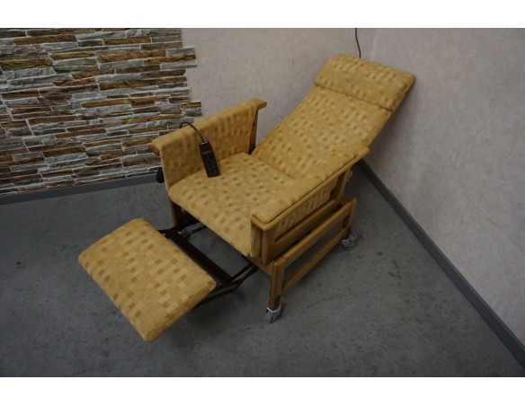 FOTEL WĄSKI 68 CM KRZESŁO ELEKTRYCZNY NA PILOTA ROZKŁADANY POMOC WSTAWANIA