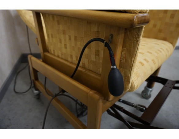 FOTEL WĄSKI 68 CM KRZESŁO ELEKTRYCZNY NA PILOTA ROZKŁADANY POMOC WSTAWANIA