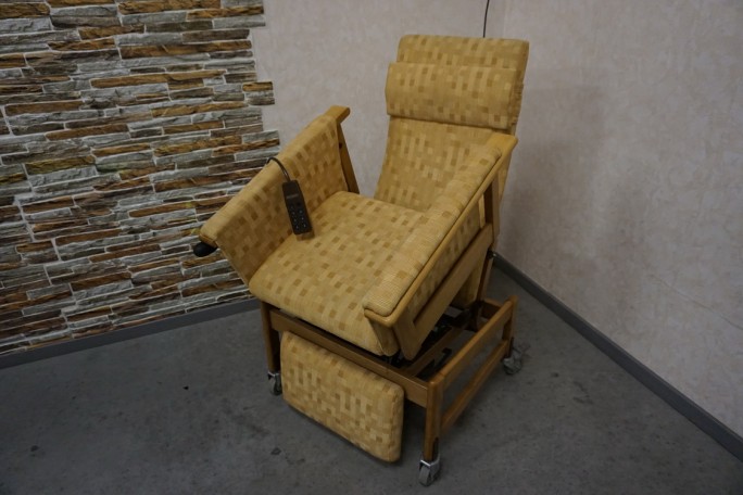 FOTEL WĄSKI 68 CM KRZESŁO ELEKTRYCZNY NA PILOTA...