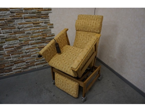 FOTEL WĄSKI 68 CM KRZESŁO ELEKTRYCZNY NA PILOTA ROZKŁADANY POMOC WSTAWANIA