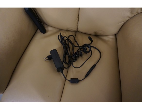 FOTEL SKÓRA NATURALNA ELEKTRYCZNY NA PILOTA BEZPRZEWODOWY