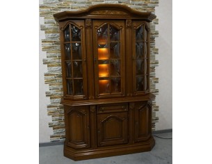 WITRYNA Z KOMODĄ ORZECHOWA PODŚWIETLANA SZER. 145 CM 2