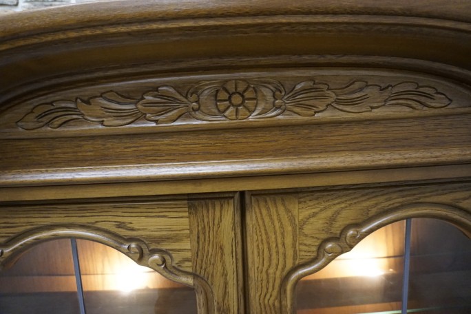 WITRYNA WISZĄCA DĘBOWA PODŚWIETLANA SZER. 166 CM