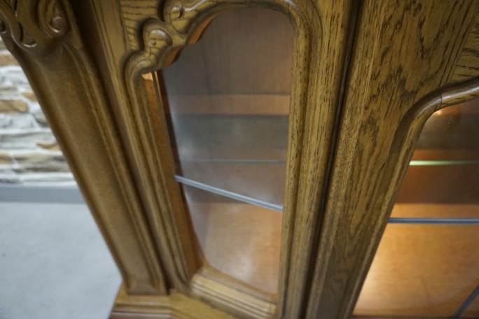 WITRYNA WISZĄCA DĘBOWA PODŚWIETLANA SZER. 166 CM